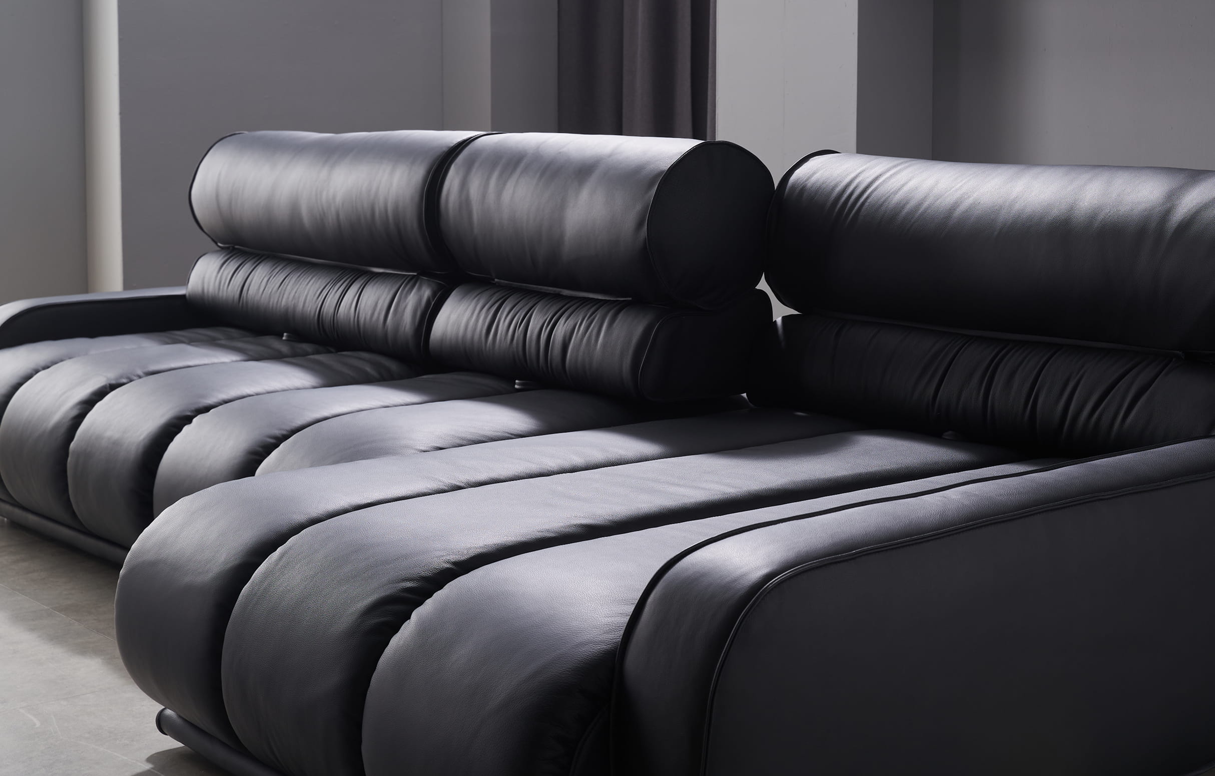 podium-swing 소파 측면