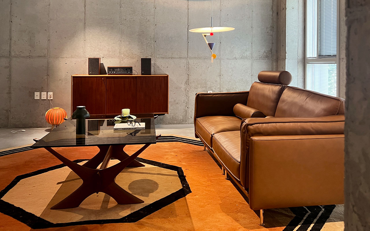 Pillowtalk Sofa Side View