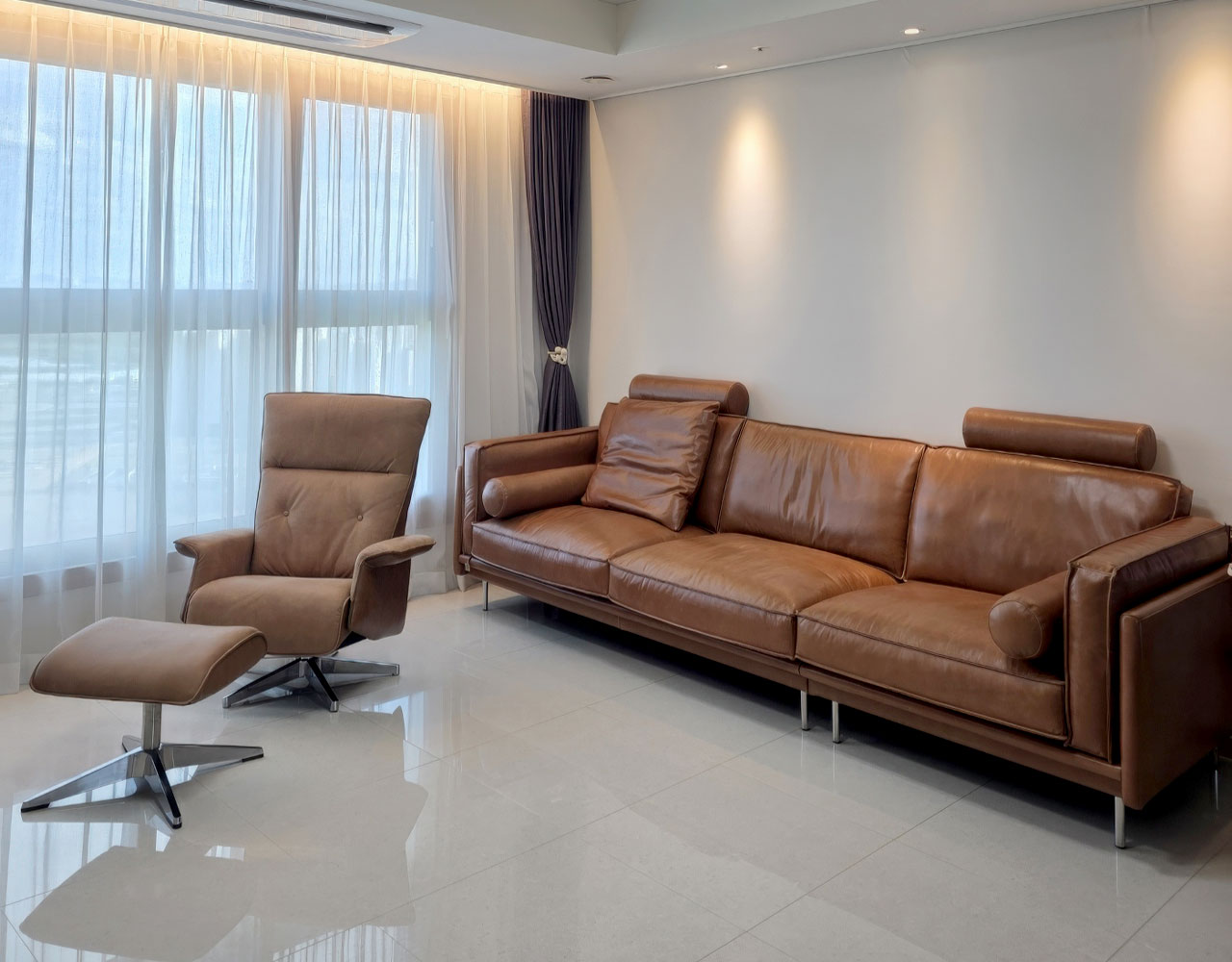 Pillowtalk Sofa Side View