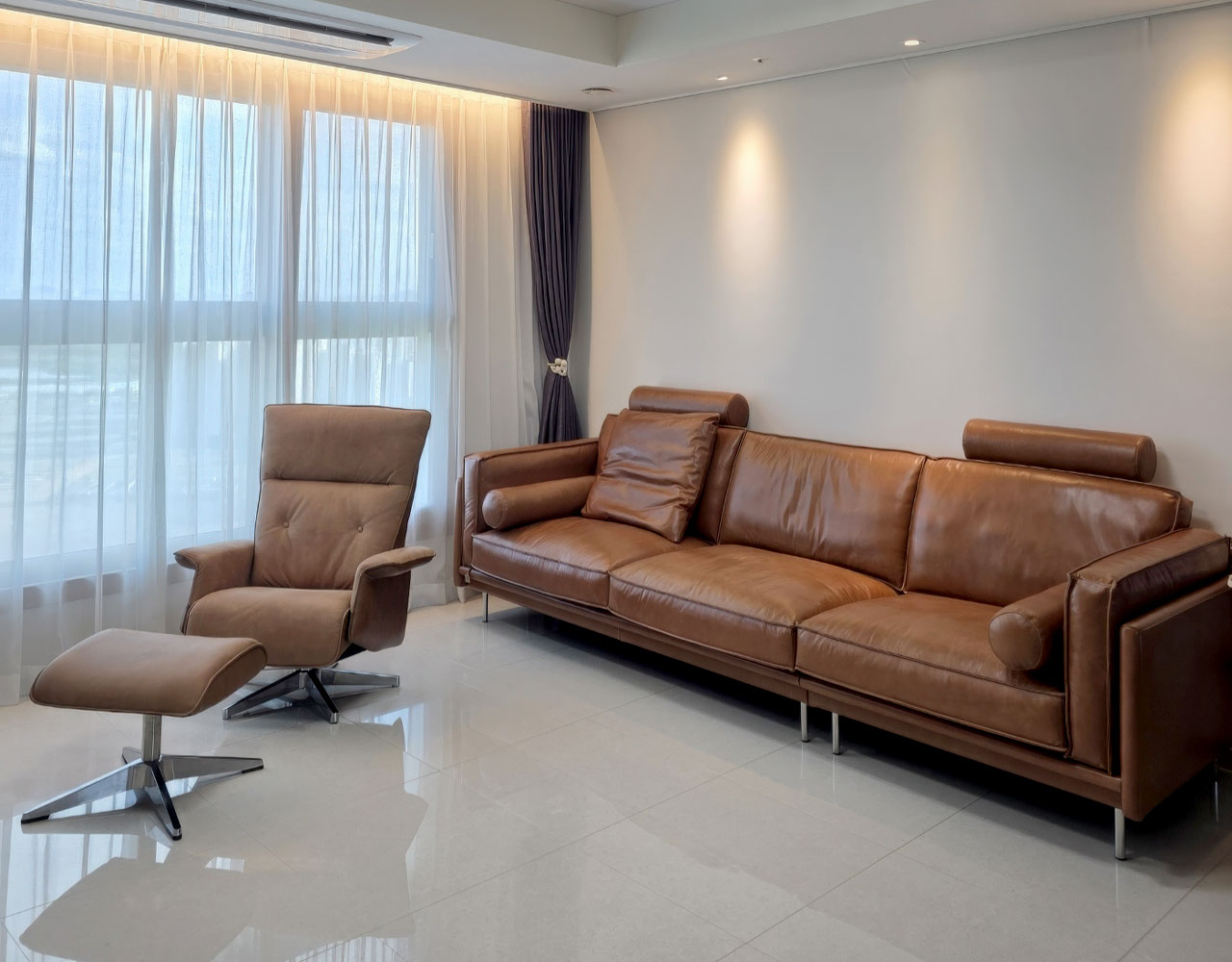 Pillowtalk Sofa Side View